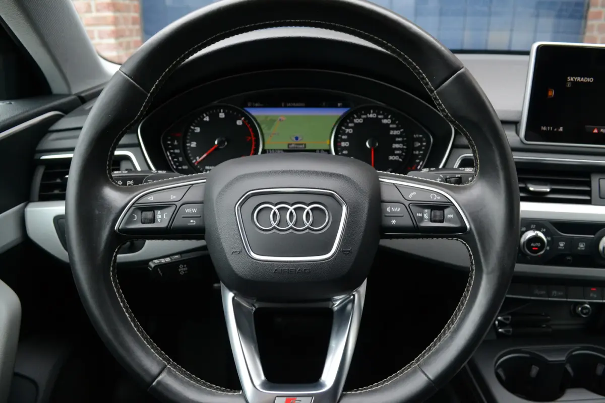 1.4 TFSI S-Tronic Sport Lease Edition | Stoelverwarming | Groot Scherm | Parkeersensoren | Getint glas | Navi