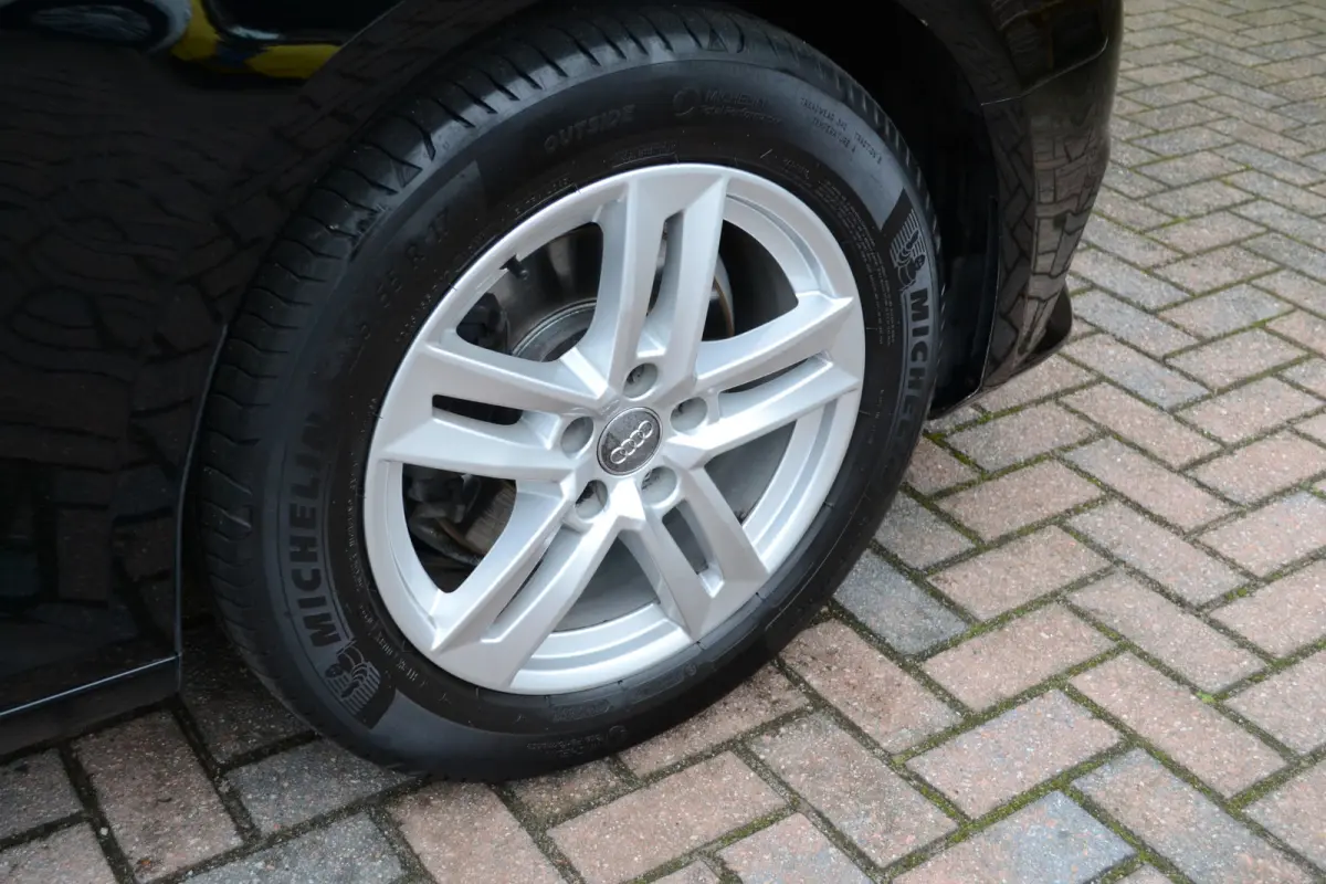 1.4 TFSI S-Tronic Sport Lease Edition | Stoelverwarming | Groot Scherm | Parkeersensoren | Getint glas | Navi