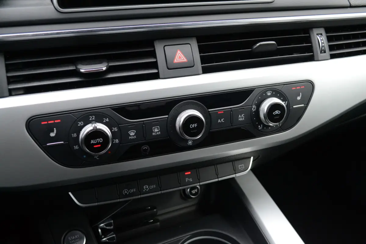 1.4 TFSI S-Tronic Sport Lease Edition | Stoelverwarming | Groot Scherm | Parkeersensoren | Getint glas | Navi