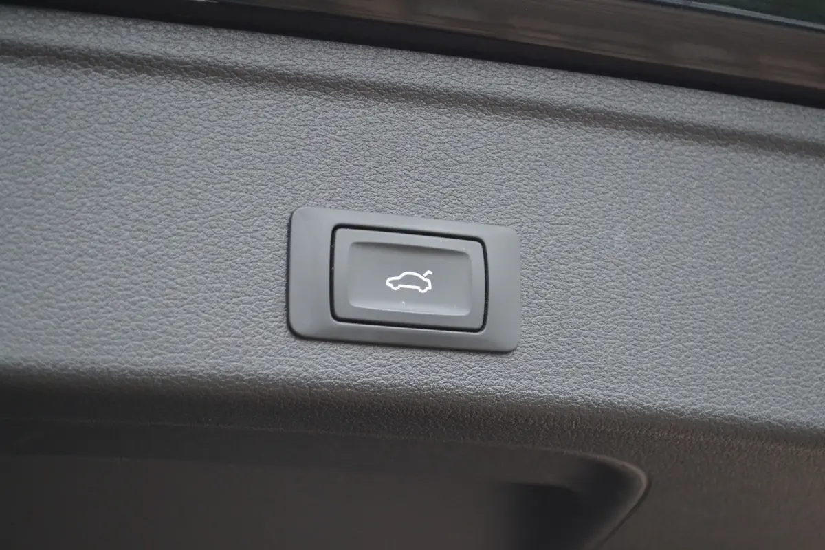 1.4 TFSI S-Tronic Sport Lease Edition | Stoelverwarming | Groot Scherm | Parkeersensoren | Getint glas | Navi