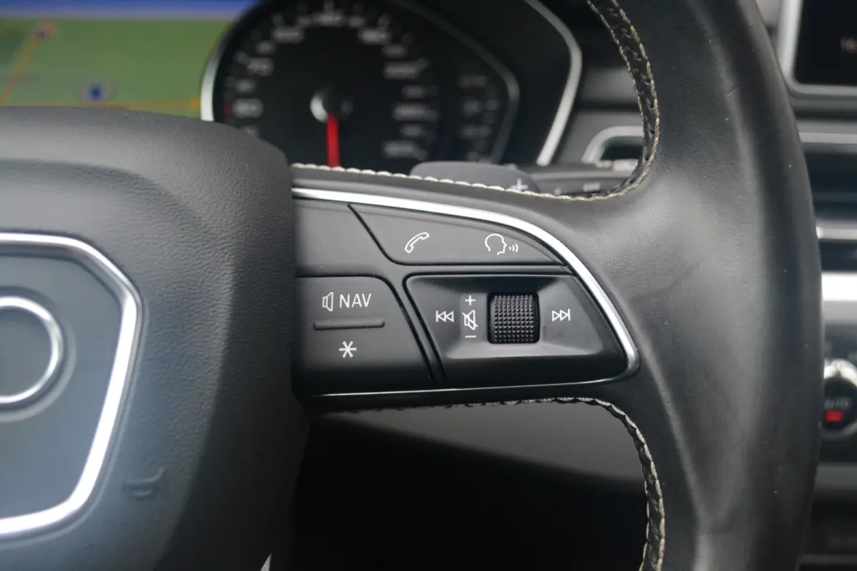 1.4 TFSI S-Tronic Sport Lease Edition | Stoelverwarming | Groot Scherm | Parkeersensoren | Getint glas | Navi