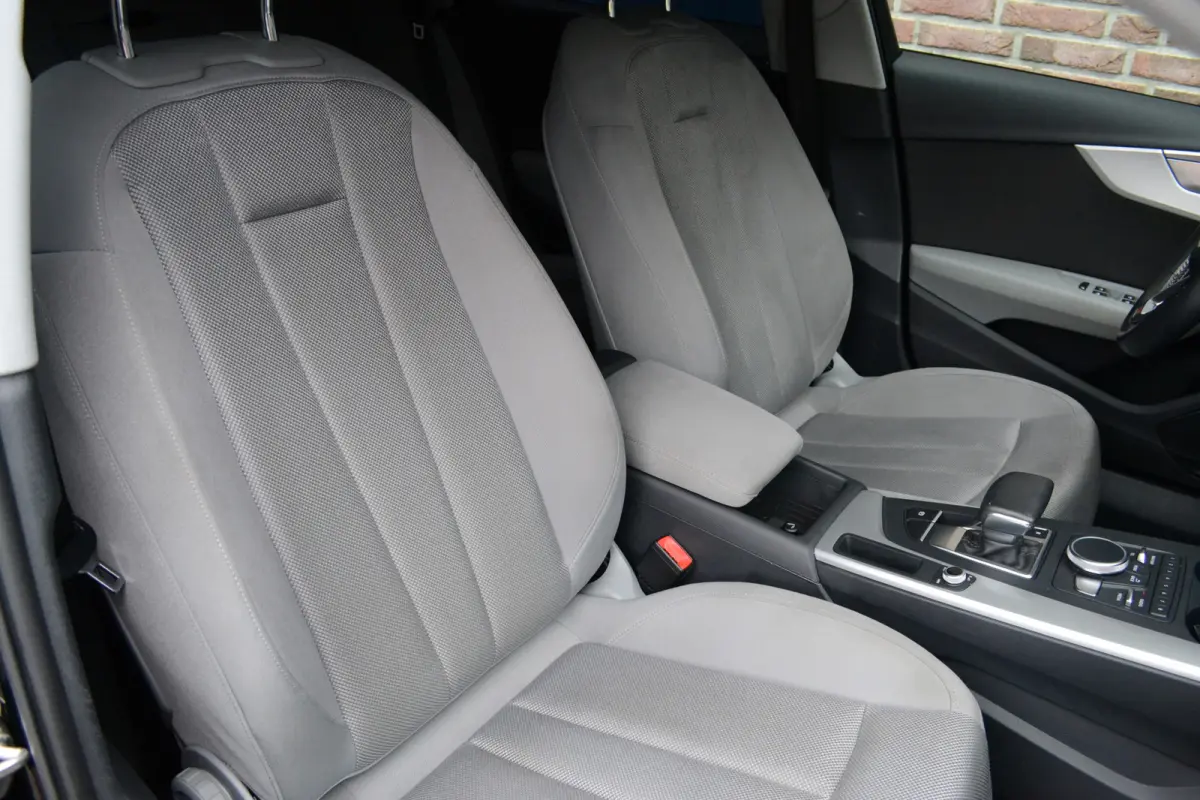 1.4 TFSI S-Tronic Sport Lease Edition | Stoelverwarming | Groot Scherm | Parkeersensoren | Getint glas | Navi