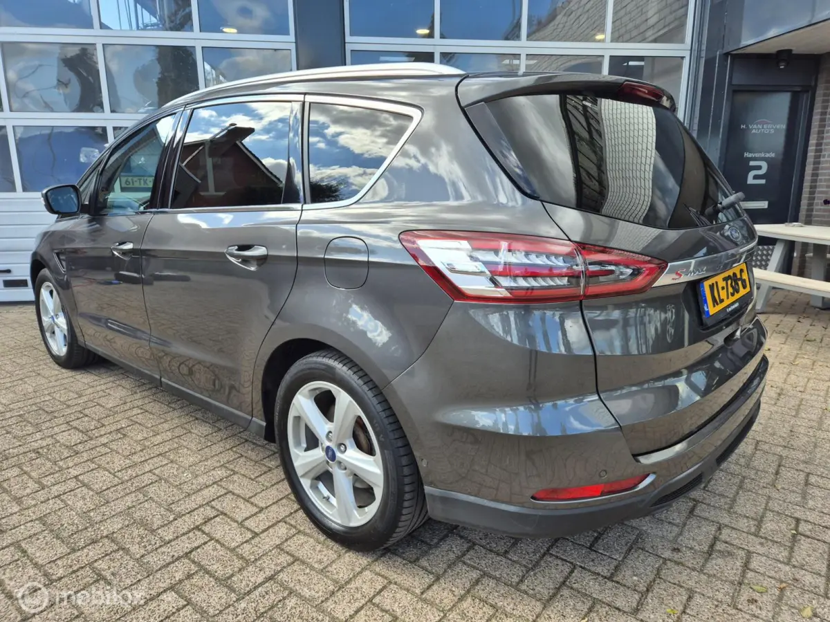 1.5 Titanium 7p. 1E EIGENAAR NAVI PDC 18" NAP