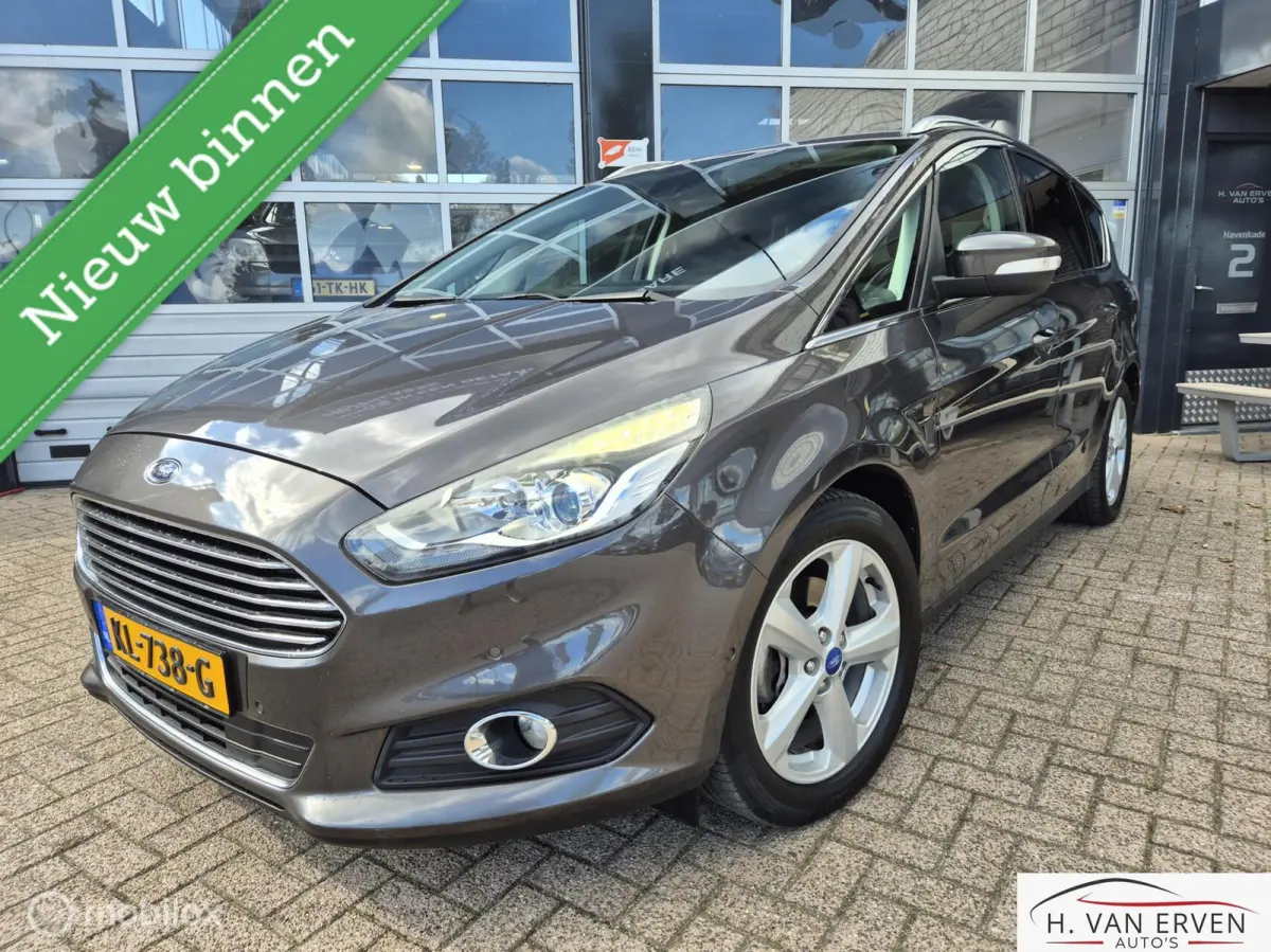 1.5 Titanium 7p. 1E EIGENAAR NAVI PDC 18" NAP
