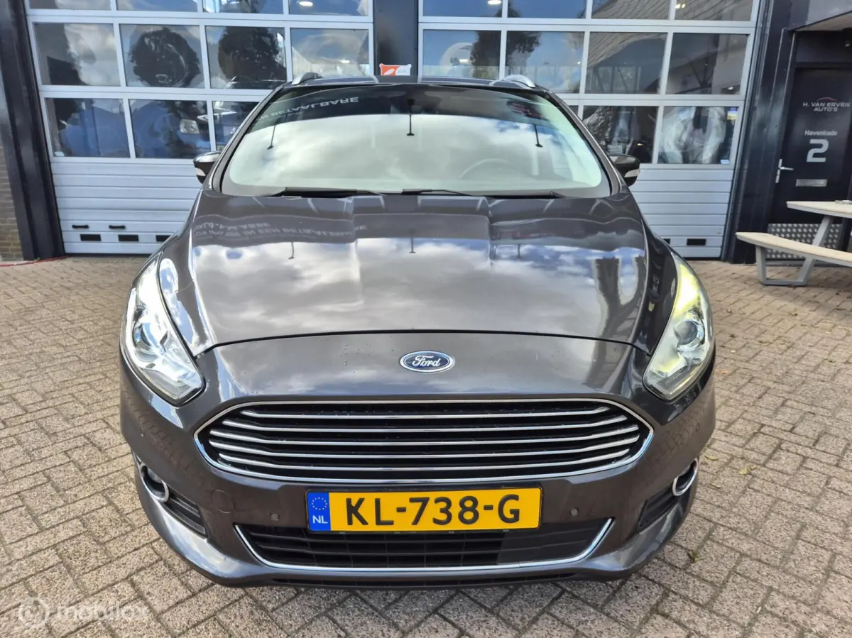 1.5 Titanium 7p. 1E EIGENAAR NAVI PDC 18" NAP