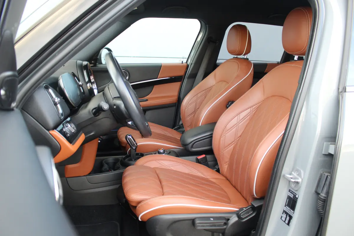 1.5 Cooper Chili | Cognac Leder! | Sportst. | Camera | KeyLess | HK-Audio | LED | Navi | Climate & Cruise C. | St.Verwarming | PDC V&A | 17"LMV | | Leder | Sportst. | Camera | KeyLess | HK-A