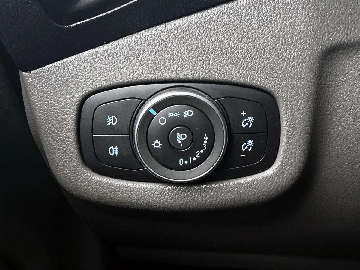 1.5 EcoBlue L2 Trend Navigatie Airco Camera Bluetooth Carplay 3Zits Trekaak Parkeersensoren