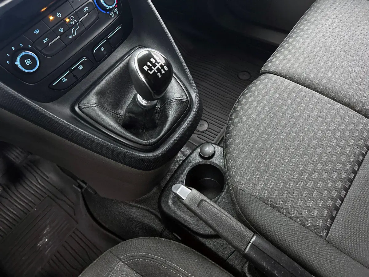 1.5 EcoBlue L2 Trend Navigatie Airco Camera Bluetooth Carplay 3Zits Trekaak Parkeersensoren