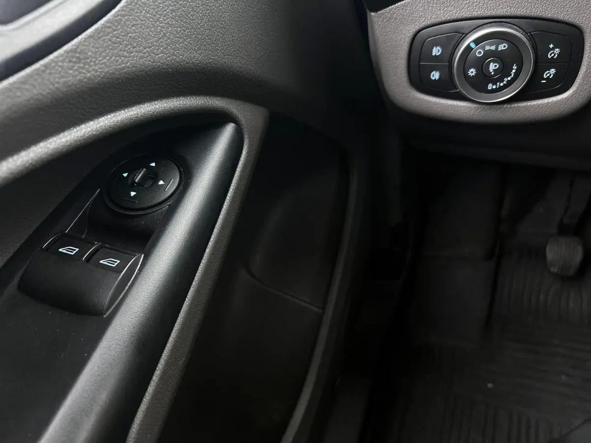 1.5 EcoBlue L2 Trend Navigatie Airco Camera Bluetooth Carplay 3Zits Trekaak Parkeersensoren