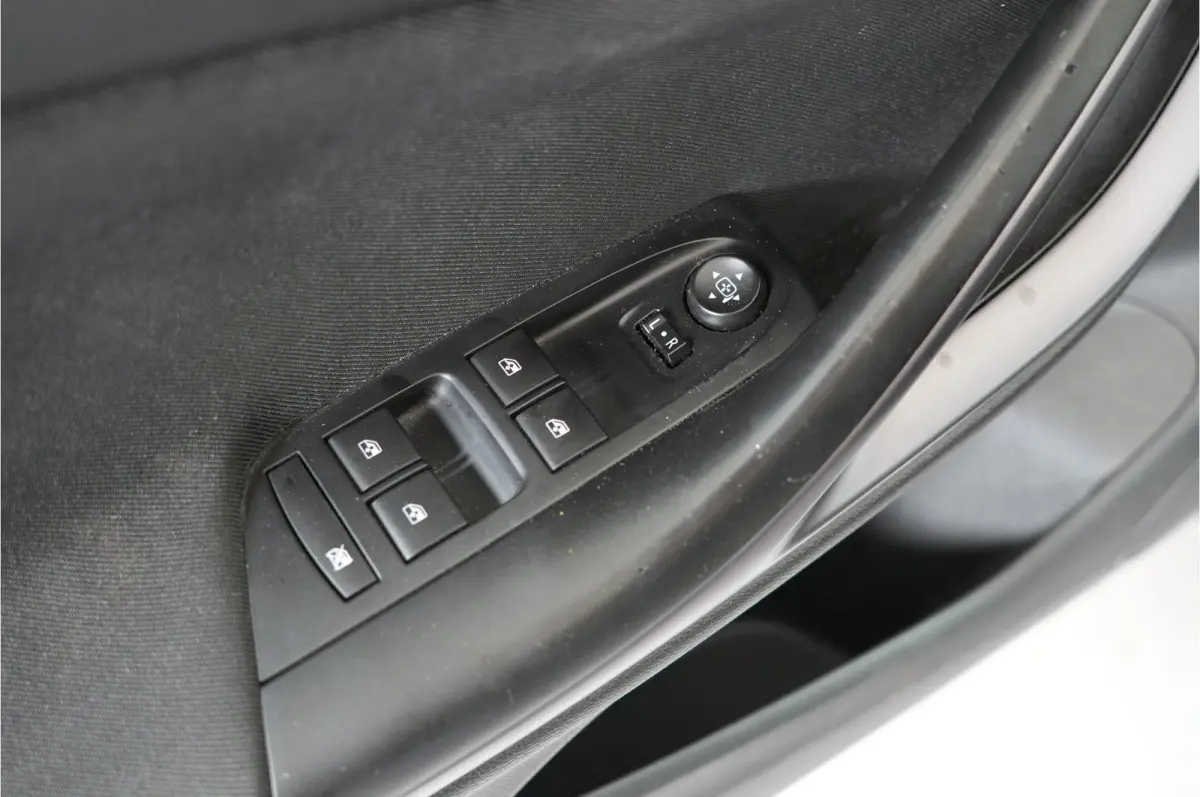 1.0 Edition | Airco | Cruise | Apple/Android |