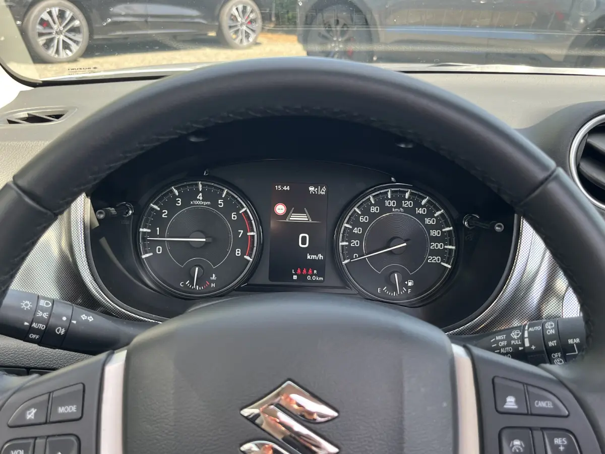 1.4 Boosterjet Smart Hybrid Style Automaat | €2.000,- voordeel | Meerdere kleuren leverbaar | Pano | Adapt. Cruise | Camera | Dodehoek | Rijstrook | Stoelverwarming | etc. etc.