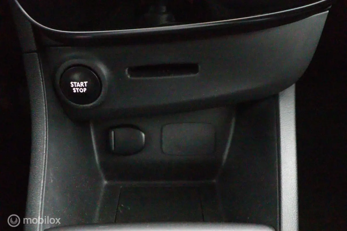 0.9 TCe Limited| Airco | Cruise Controle | Lichtmetaal | Parkeer sensoren | Navi | NETTE-STAAT