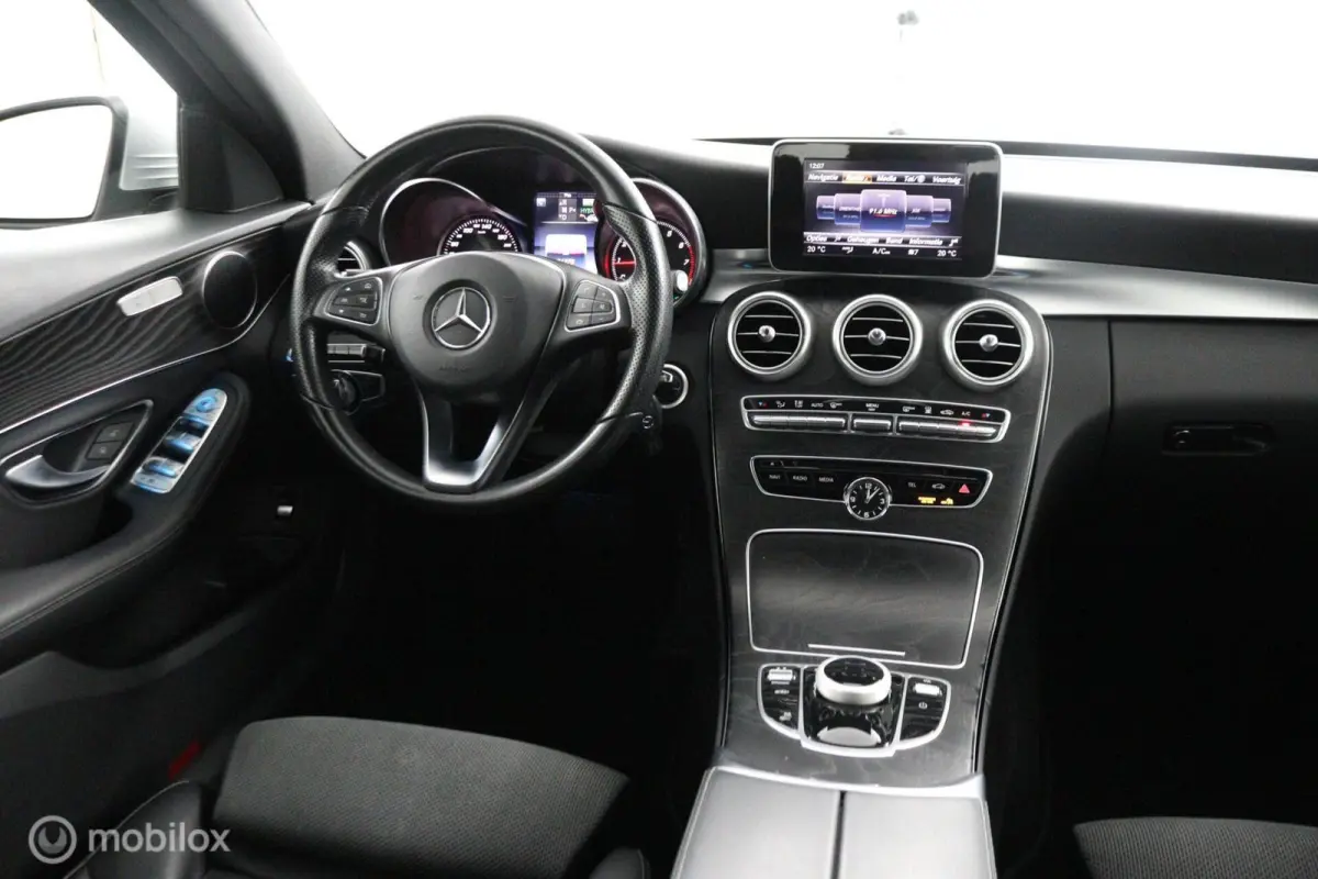 350 e Lease Edtion Plug-in Hybride | 81Dkm NAP | Luchtvering | Elec. kofferklep | Led verlichting | Stoel verwarming | Zwart hemel |DEALER-STAAT