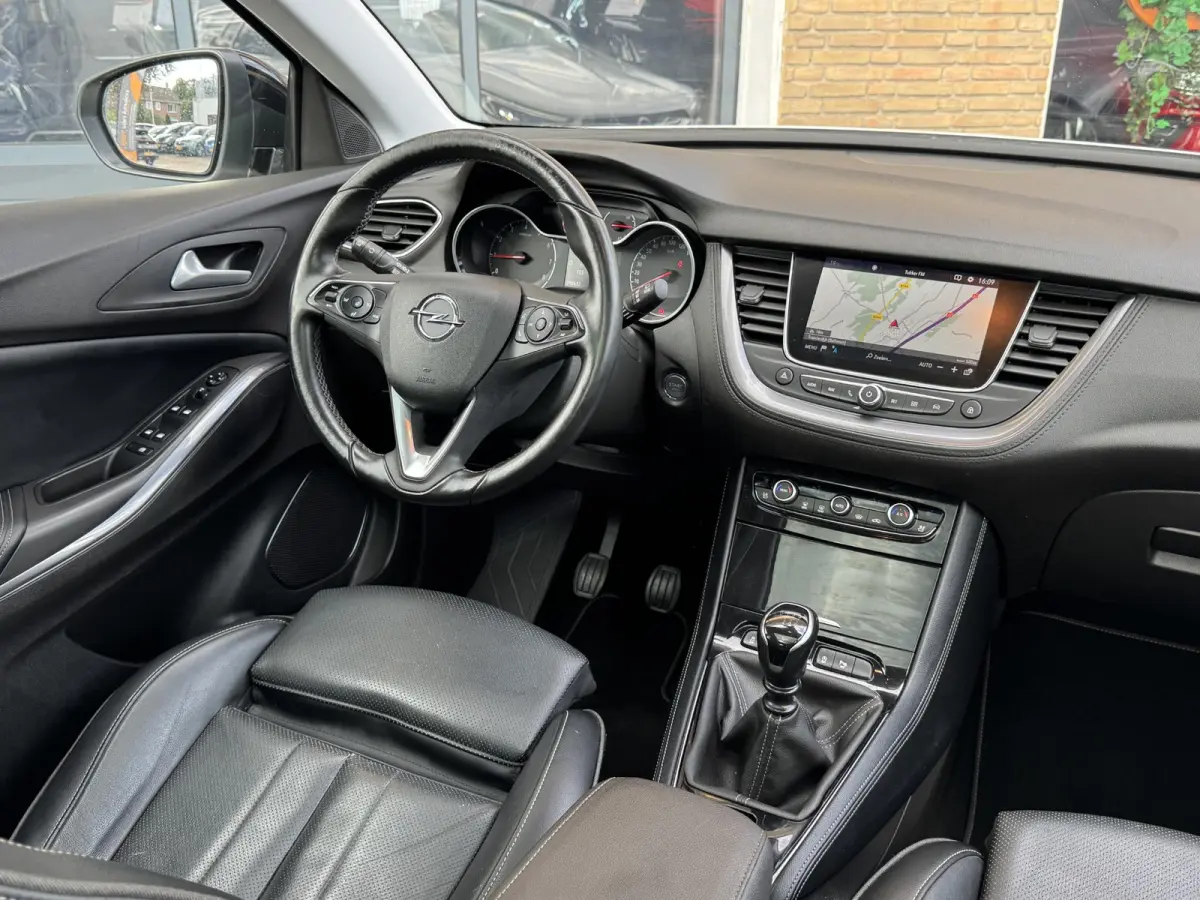 1.2 Turbo 130pk Ultimate LEER/PANODAK/CARPLAY/LED/TREKHAAK/NW. DISTRIBUTIE/NL-AUTO/FULL OPTIONS!