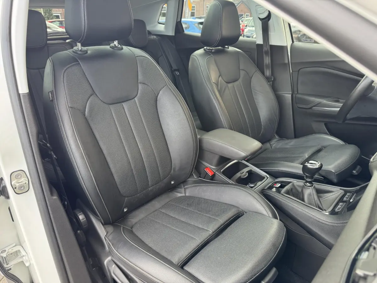 1.2 Turbo 130pk Ultimate LEER/PANODAK/CARPLAY/LED/TREKHAAK/NW. DISTRIBUTIE/NL-AUTO/FULL OPTIONS!