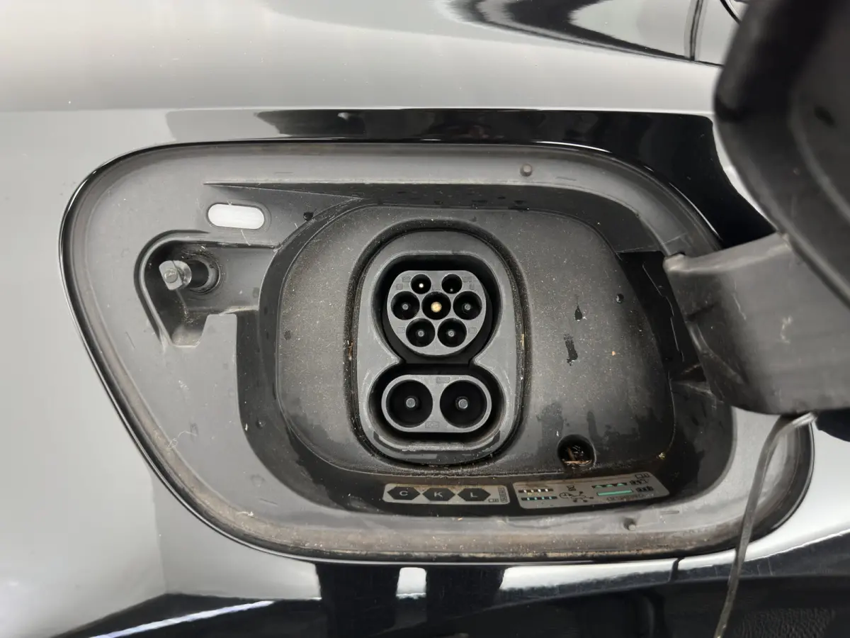 ID.5 Pro Business 77 kWh [3-Fase-11kW] {SoH-93%} (INCL-BTW) *HEATPUMP | LEATHER-ALCANTARA | FULL-LED | ADAPTIVE-CRUISE |  DIGI-COCKPIT | HEATED-COMFORTSEATS | KEYLESS | DAB+ | AMBIENTLIGHT |