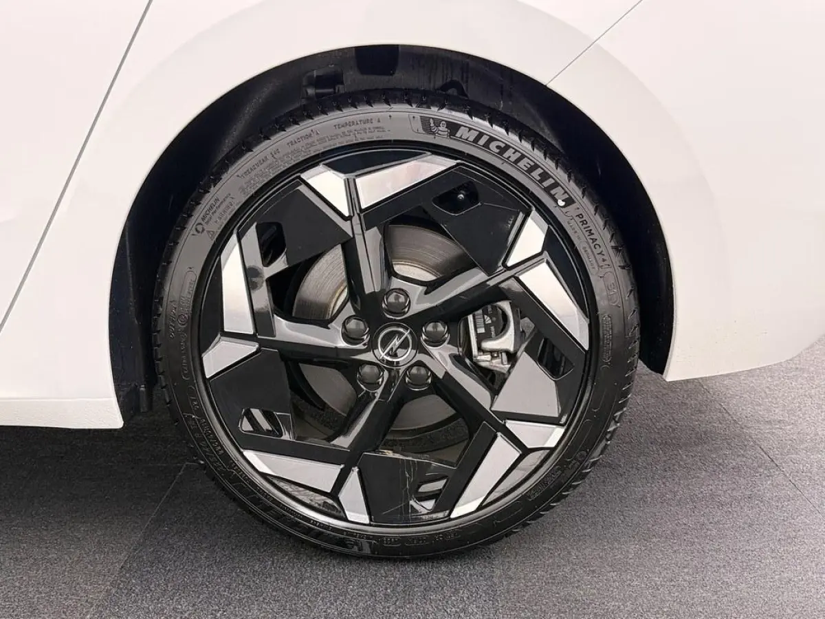 1.6 Turbo Plug In Hybrid GSe 225pk Hud/Alcantara/ 360.Camera/Agr/Keyless/Led.Matrix/Winterpakket ZGAN