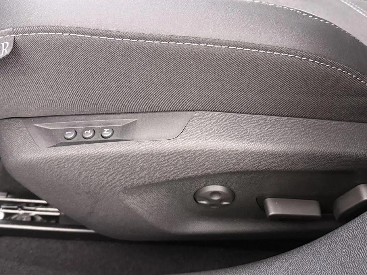 1.6 Turbo Plug In Hybrid GSe 225pk Hud/Alcantara/ 360.Camera/Agr/Keyless/Led.Matrix/Winterpakket ZGAN