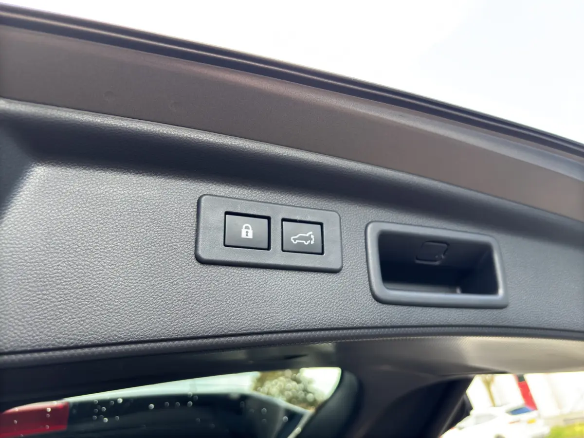 2.0i e-BOXER First Edition | Trekhaak | Panoramdak | Leder | Camera | Adap. Cruise | Apple Carplay