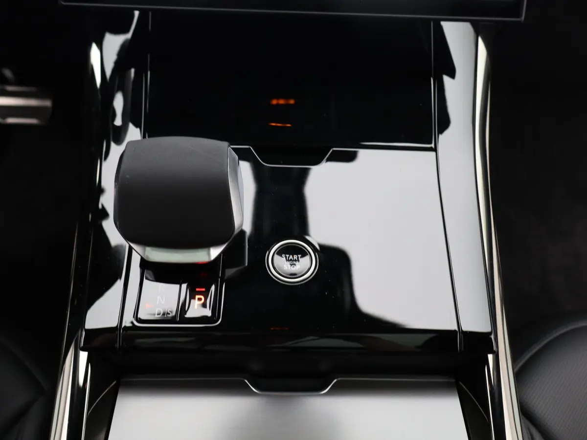 3.0 P460e Dynamic HSE PHEV | Cold Climate & Convenience Pack | Black Pack | Tow Pack (elek. trekhaak) | Privacy glas