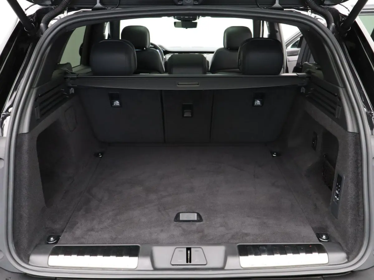 3.0 P460e Dynamic HSE PHEV | Cold Climate & Convenience Pack | Black Pack | Tow Pack (elek. trekhaak) | Privacy glas
