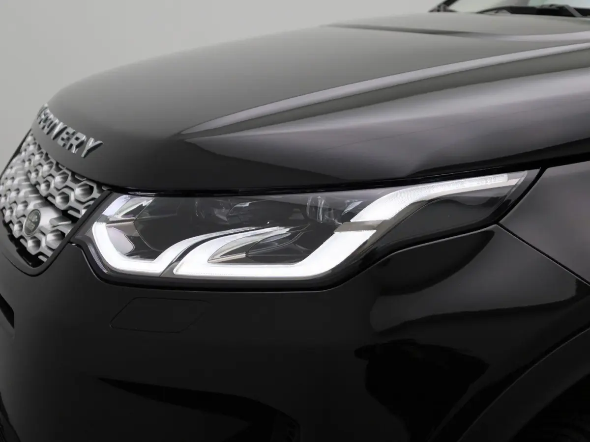 P300e 1.5 SE | Panoramadak | Achteruitrijcamera | Apple Carplay/Android auto | Elektrische achterklep |  Stuur- en stoelverwarming |