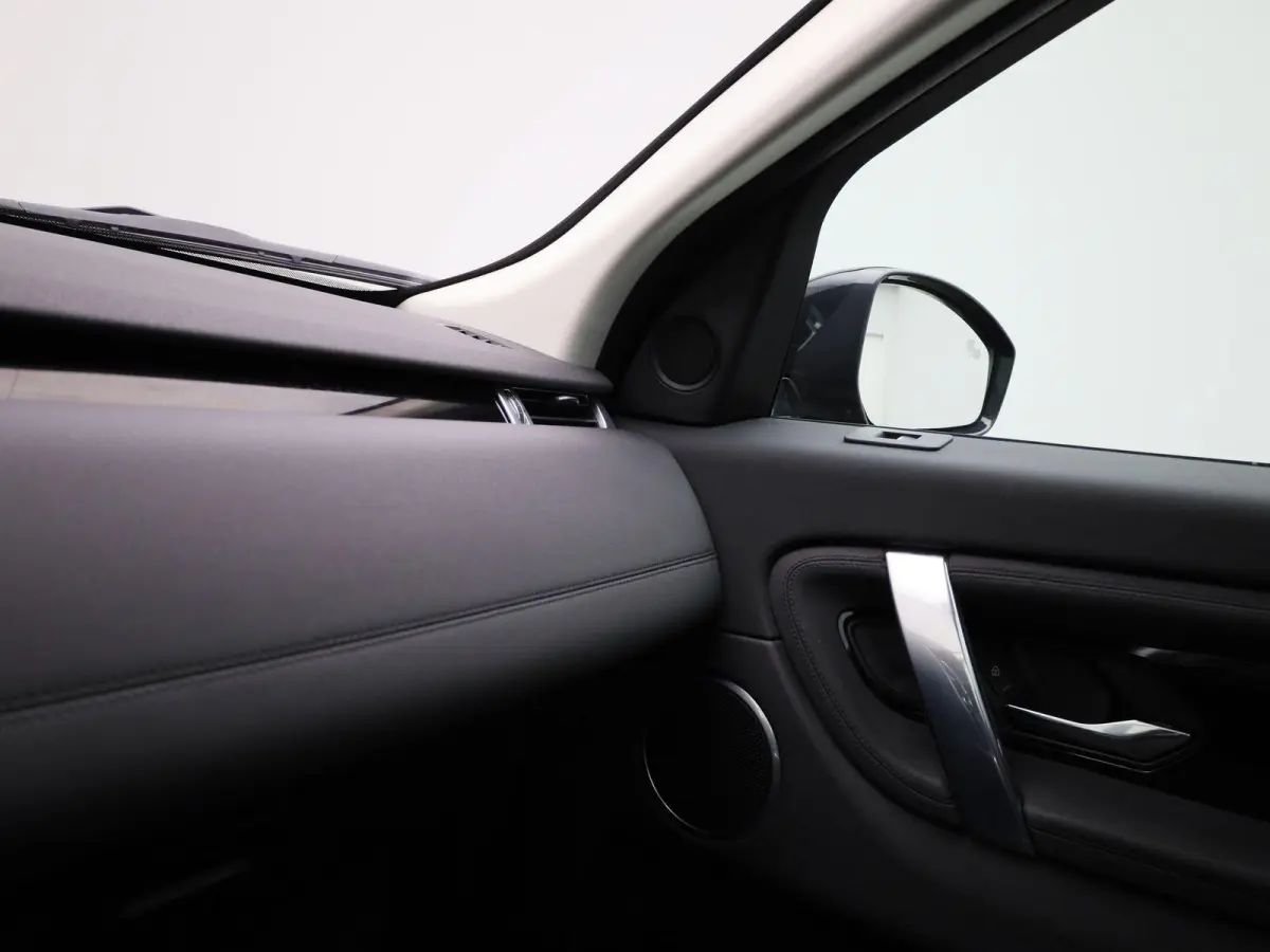 P300e 1.5 SE | Panoramadak | Achteruitrijcamera | Apple Carplay/Android auto | Elektrische achterklep |  Stuur- en stoelverwarming |