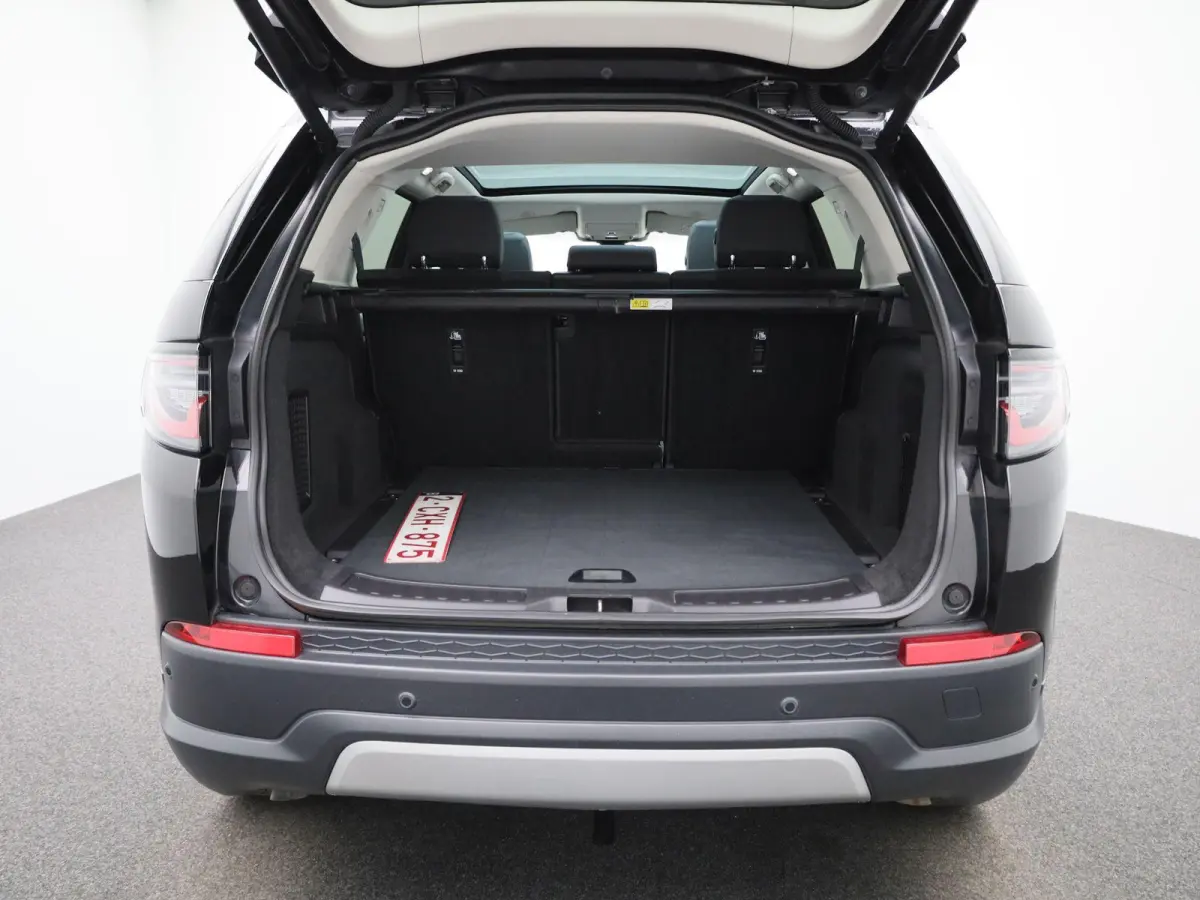 P300e 1.5 SE | Panoramadak | Achteruitrijcamera | Apple Carplay/Android auto | Elektrische achterklep |  Stuur- en stoelverwarming |