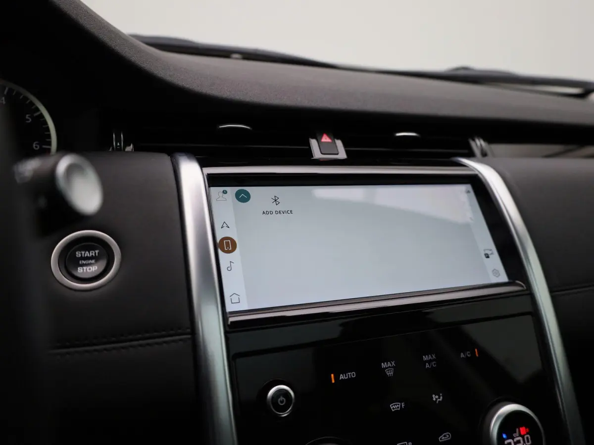 P300e 1.5 SE | Panoramadak | Achteruitrijcamera | Apple Carplay/Android auto | Elektrische achterklep |  Stuur- en stoelverwarming |