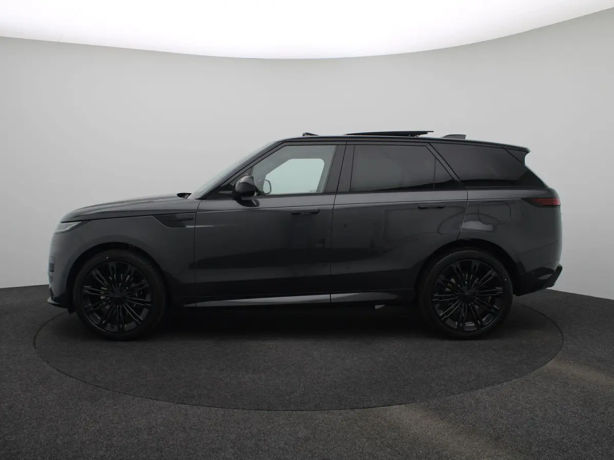 3.0 P460e Momentum Edition PHEV | Dynamic SE | Enhanced Black Pack | Soft-close | Towing Pack | Meridian 3D surround |