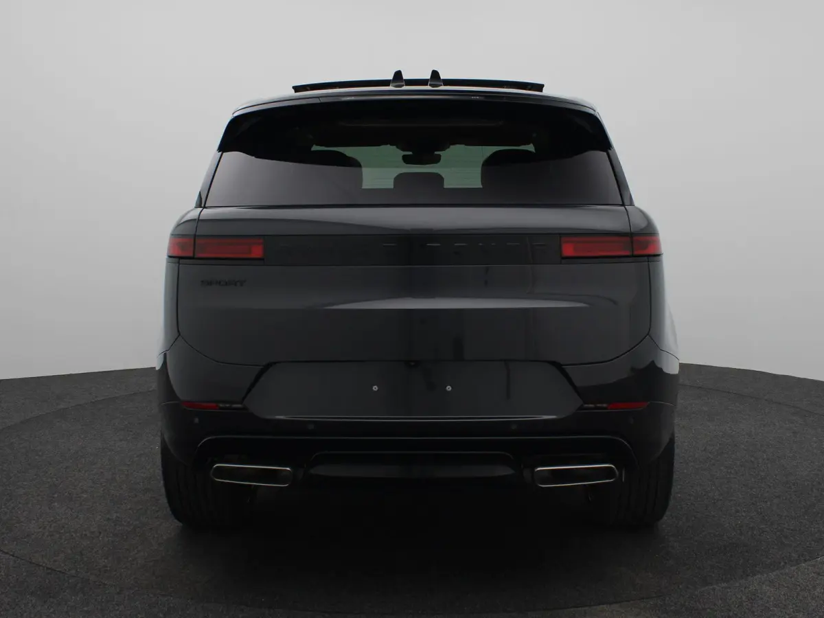 3.0 P460e Momentum Edition PHEV | Dynamic SE | Enhanced Black Pack | Soft-close | Towing Pack | Meridian 3D surround |