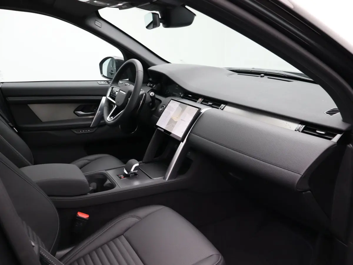 1.5 P270e PHEV Dynamic SE | Landmark | Elek. trekhaak | 20" | Privacy Glas | Cold Climate Pack | Black Exterior Pack