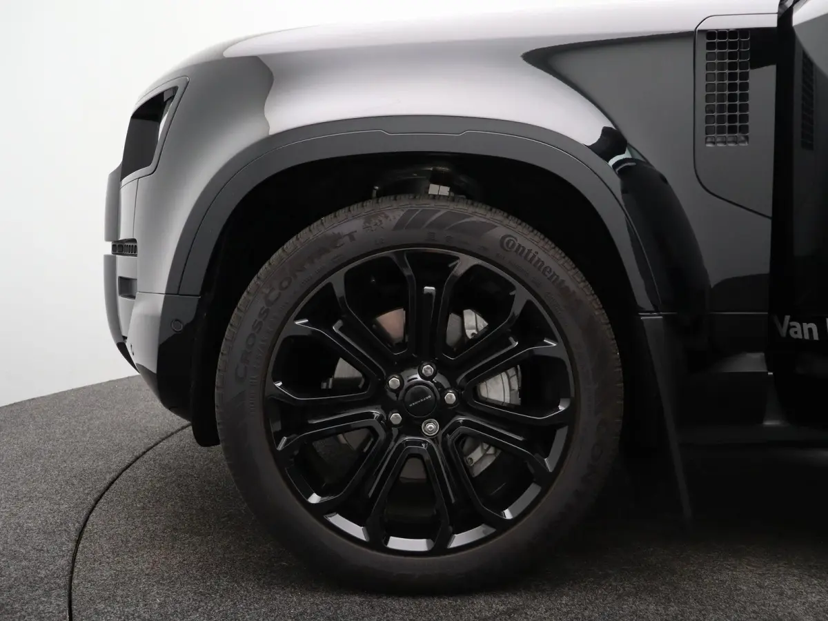2.0 P300e 110 X-Dynamic HSE | Octa velgen 22" | Black Exterior Pack | Zijtreden | Spatlappen |