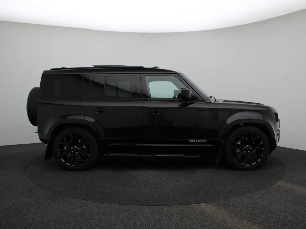 2.0 P300e 110 X-Dynamic HSE | Octa velgen 22" | Black Exterior Pack | Zijtreden | Spatlappen |