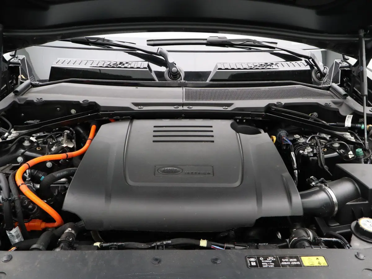 2.0 P300e 110 X-Dynamic HSE | Octa velgen 22" | Black Exterior Pack | Zijtreden | Spatlappen |