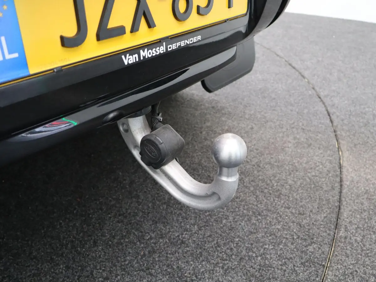 2.0 P300e 110 X-Dynamic HSE | Octa velgen 22" | Black Exterior Pack | Zijtreden | Spatlappen |