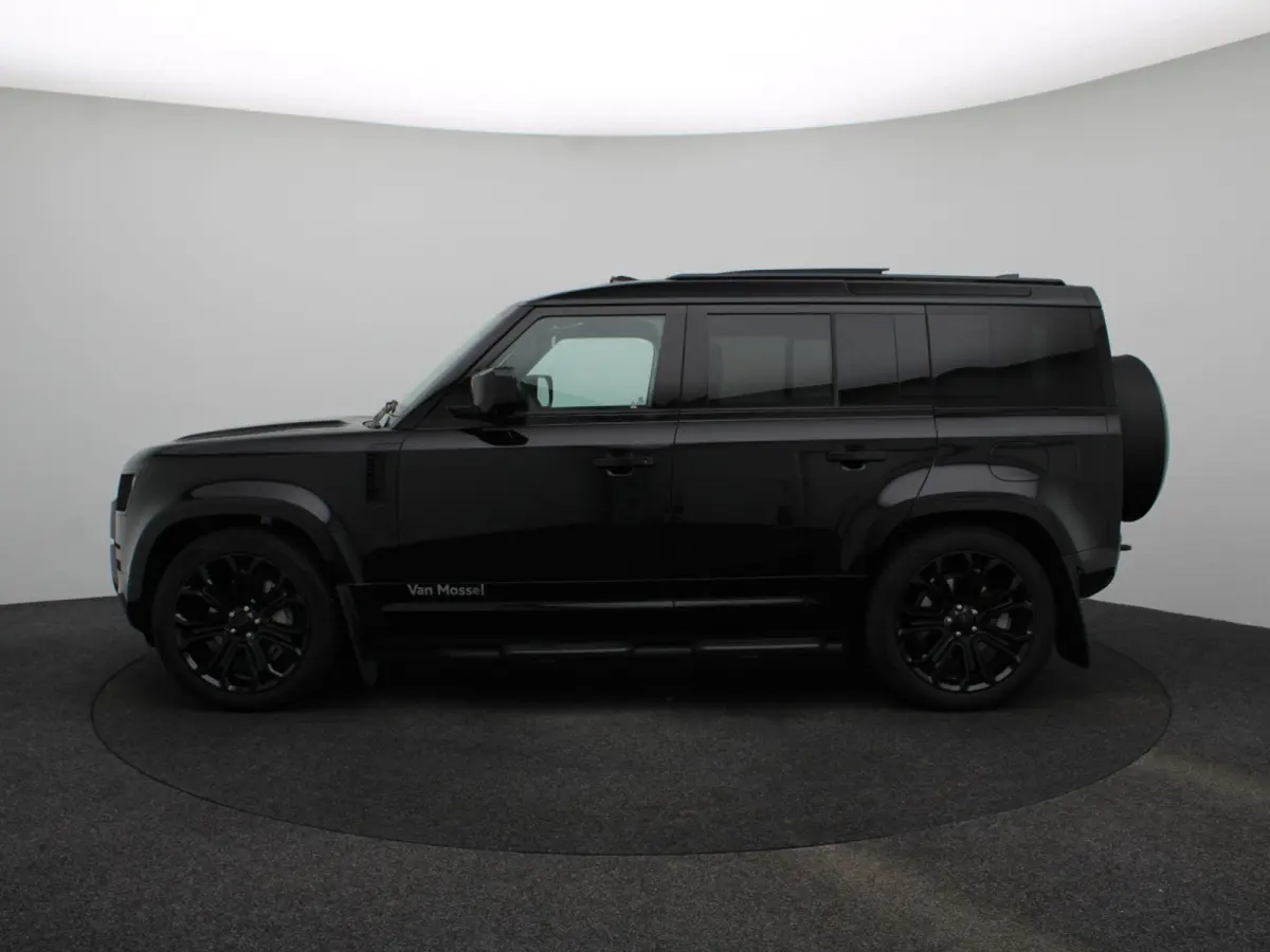 2.0 P300e 110 X-Dynamic HSE | Octa velgen 22" | Black Exterior Pack | Zijtreden | Spatlappen |