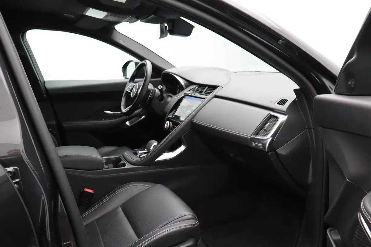1.5 P300e AWD R-Dynamic S | Elek. trekhaak | Adaptieve CC | Elektrisch verstelb. bestuurdersstoel met geheugen |
