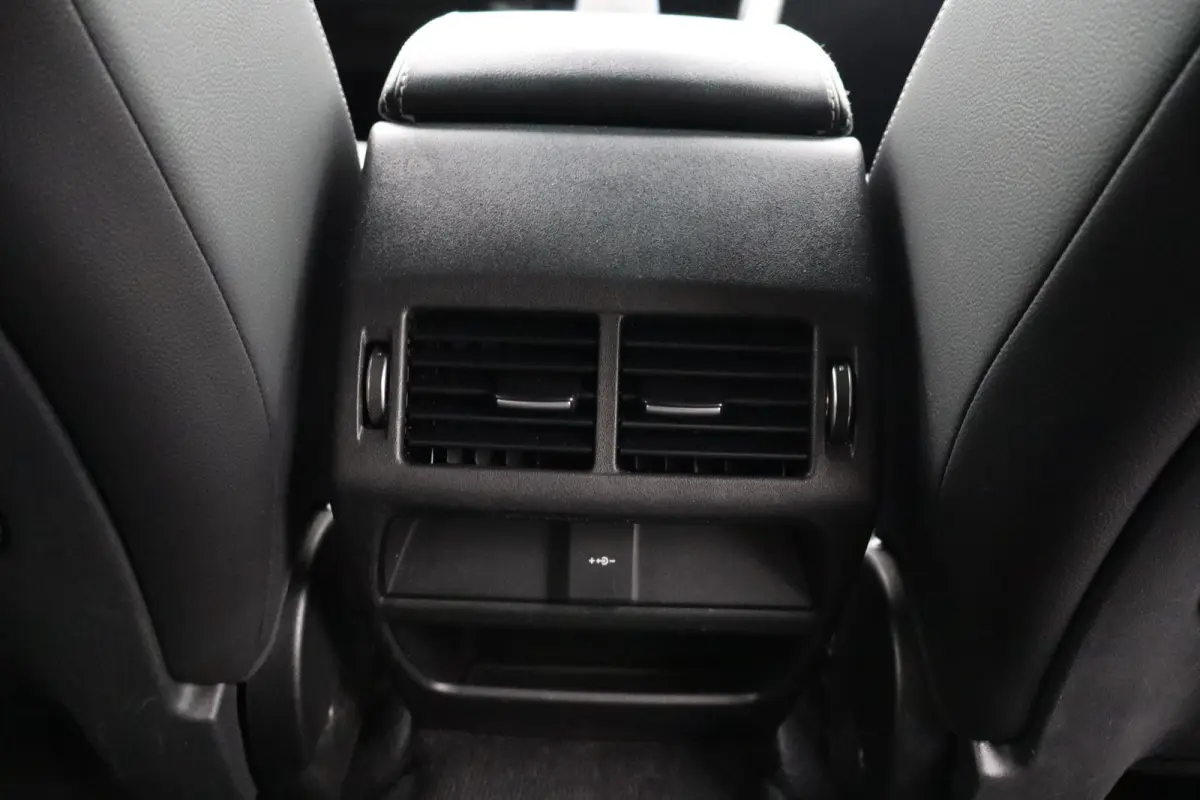 1.5 P300e AWD R-Dynamic S | Elek. trekhaak | Adaptieve CC | Elektrisch verstelb. bestuurdersstoel met geheugen |