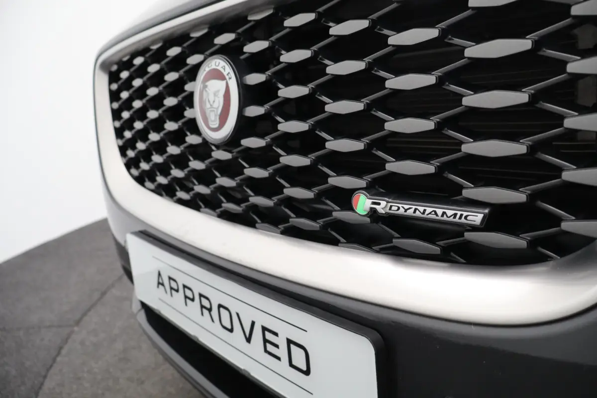 1.5 P300e AWD R-Dynamic S | Elek. trekhaak | Adaptieve CC | Elektrisch verstelb. bestuurdersstoel met geheugen |