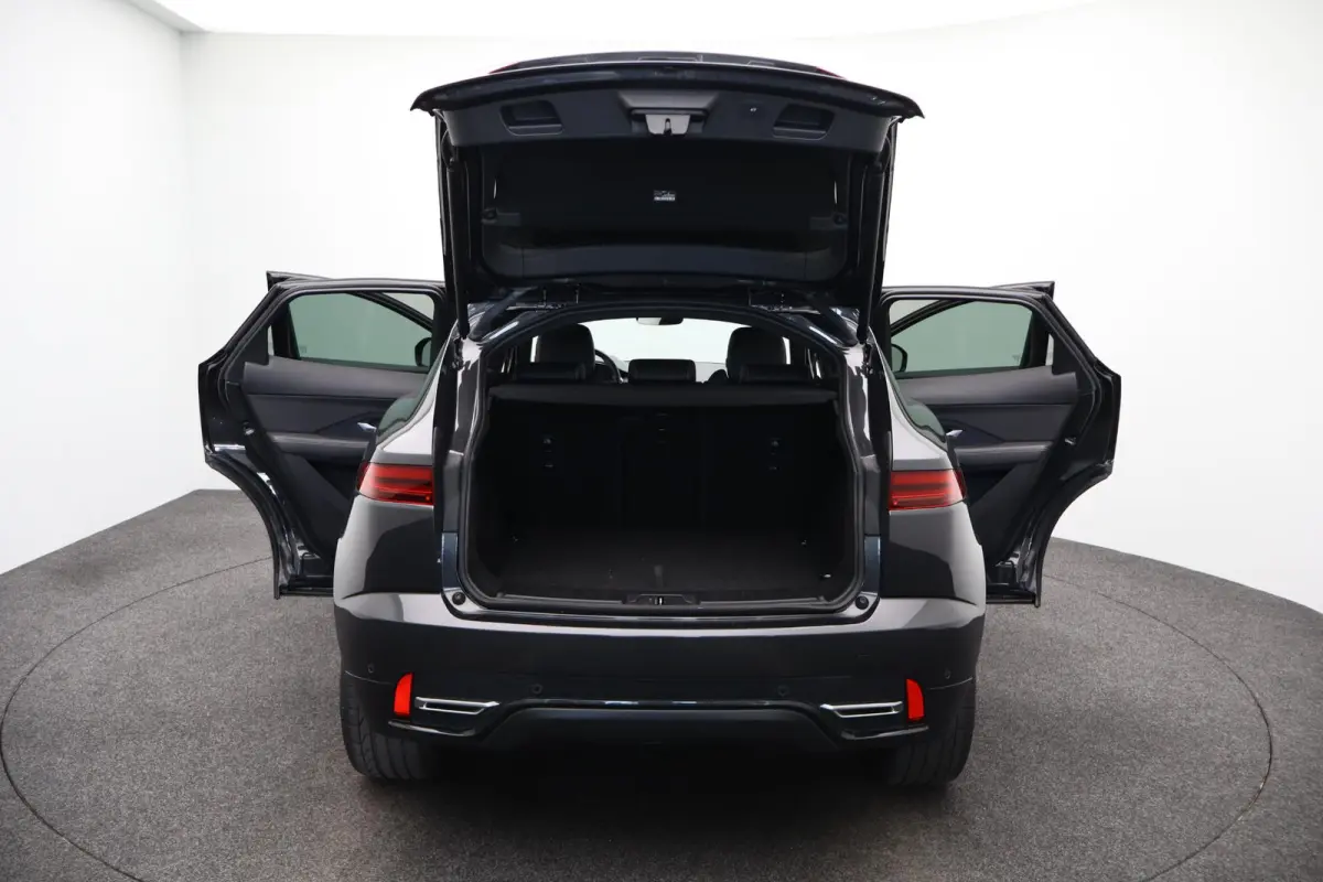 1.5 P300e AWD R-Dynamic S | Elek. trekhaak | Adaptieve CC | Elektrisch verstelb. bestuurdersstoel met geheugen |