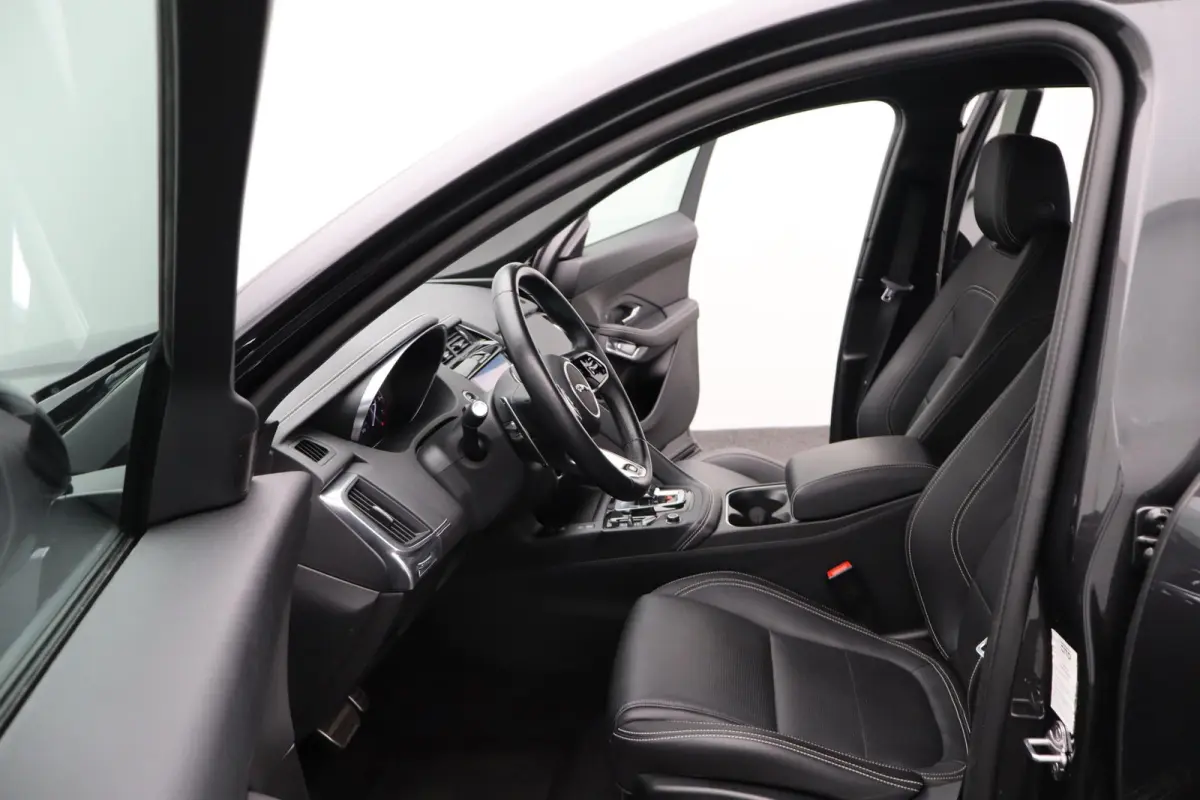 1.5 P300e AWD R-Dynamic S | Elek. trekhaak | Adaptieve CC | Elektrisch verstelb. bestuurdersstoel met geheugen |