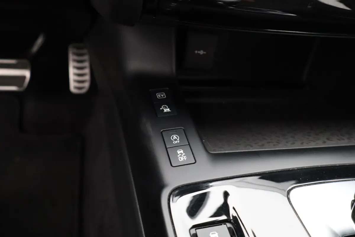 1.5 P300e AWD R-Dynamic S | Elek. trekhaak | Adaptieve CC | Elektrisch verstelb. bestuurdersstoel met geheugen |