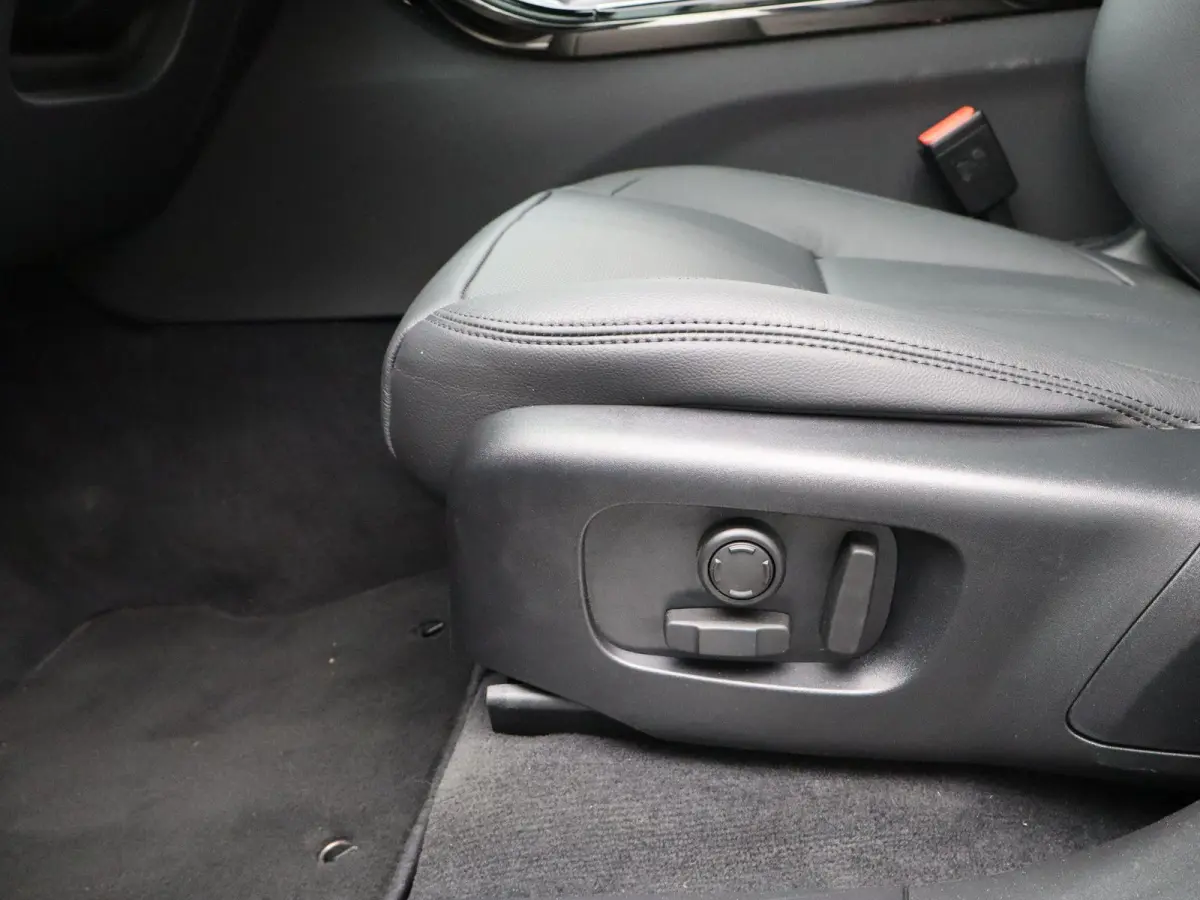 2.0 P400e AWD Dynamic SE PHEV | Panoramisch schuifdak | Cold Climate & Black Pack | Adaptieve CC | 20'' wielen |