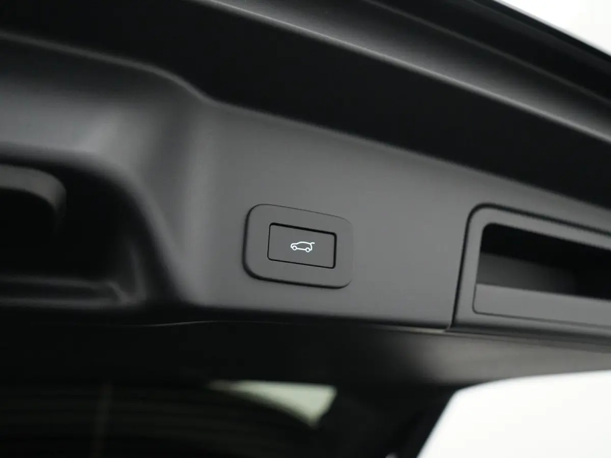 1.5 P270e PHEV AWD Business Dynamic Edition | Cold Climate & Black Pack | Panoramisch schuifdak | 20'' wielen |