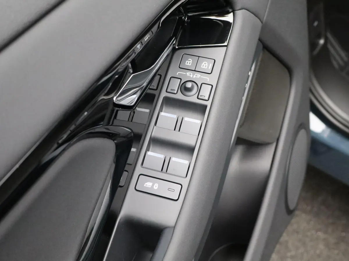 1.5 P270e PHEV AWD Business Dynamic Edition | Cold Climate & Black Pack | Panoramisch schuifdak | 20'' wielen |