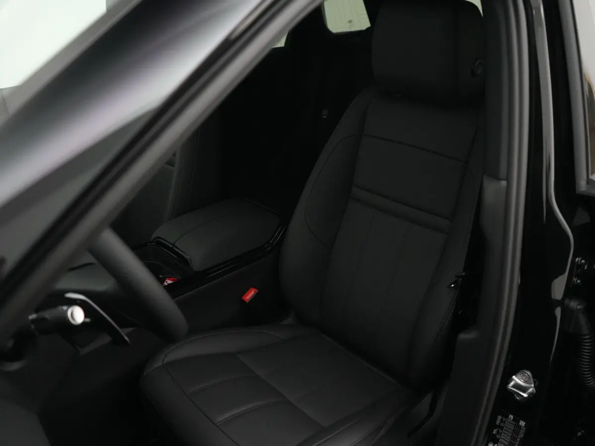 1.5 P270e PHEV AWD Business Dynamic Edition | Panoramisch schuifdak | Cold Climate & Black Pack | 20'' wielen |