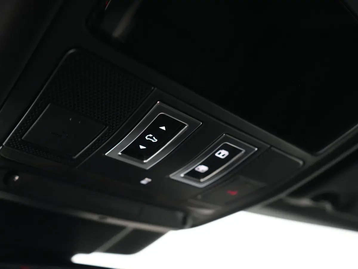1.5 P270e PHEV AWD Business Dynamic Edition | Panoramisch schuifdak | Cold Climate & Black Pack | 20'' wielen |