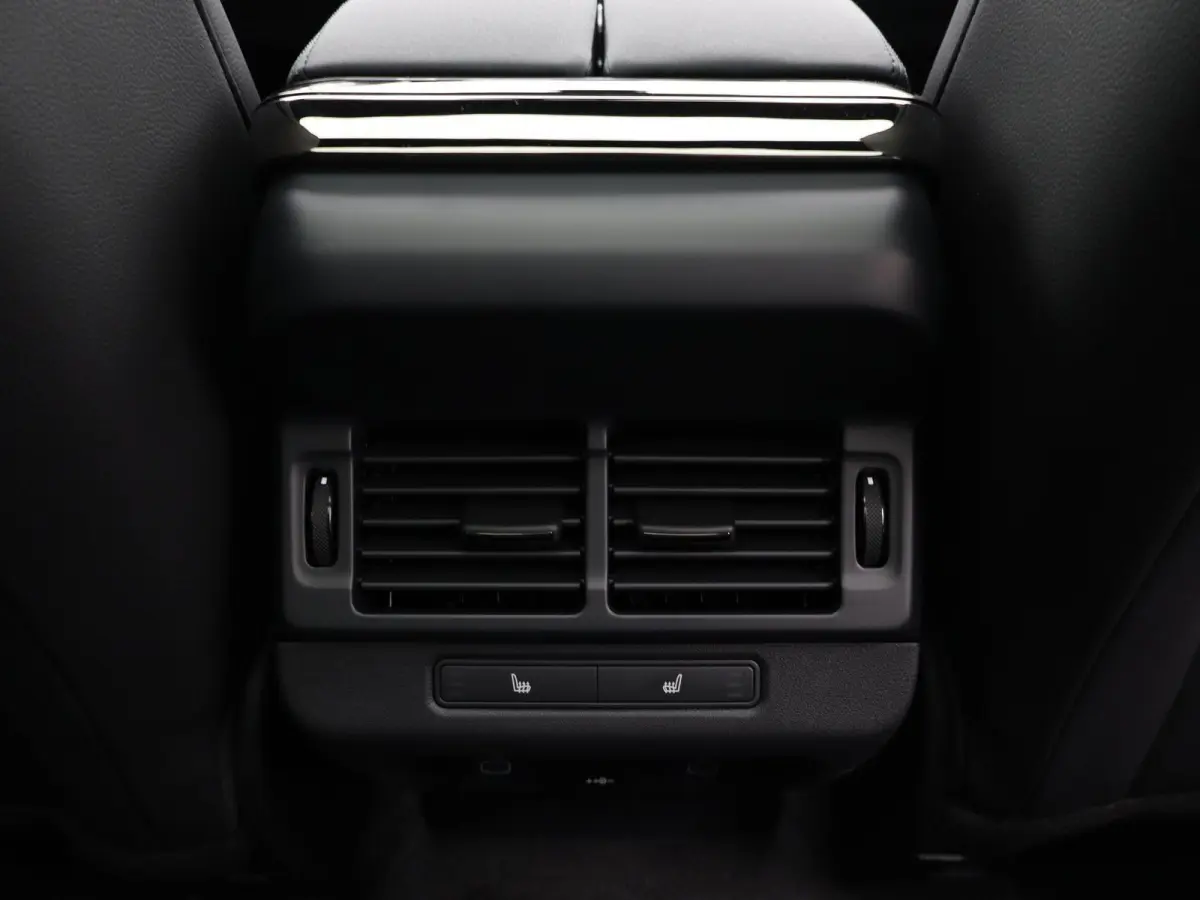 1.5 P270e PHEV AWD Business Dynamic Edition | 20" | Black & Cold Climate Pack | Elek. trekhaak | Pixel LED | Panorama Dak