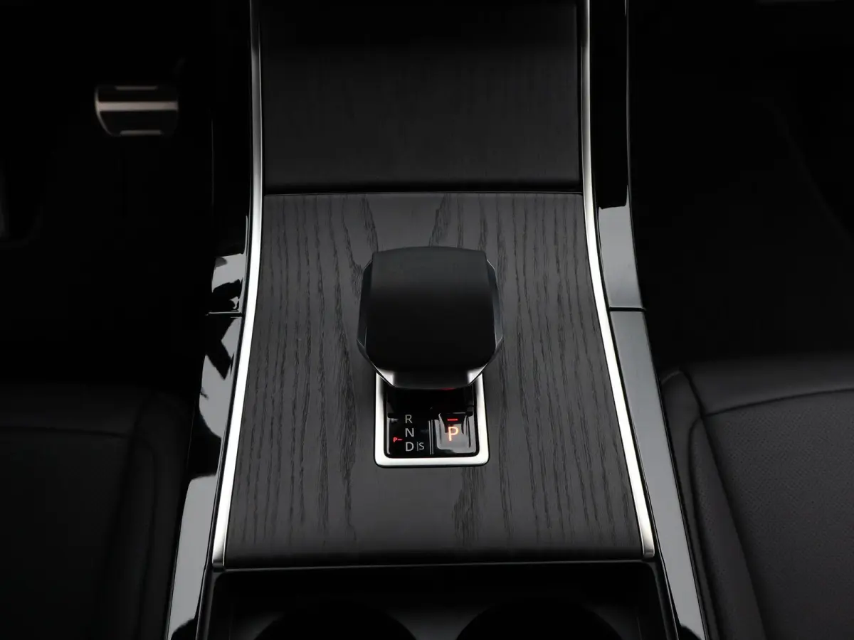 1.5 P270e PHEV AWD Business Dynamic Edition | 20" | Black & Cold Climate Pack | Elek. trekhaak | Pixel LED | Panorama Dak